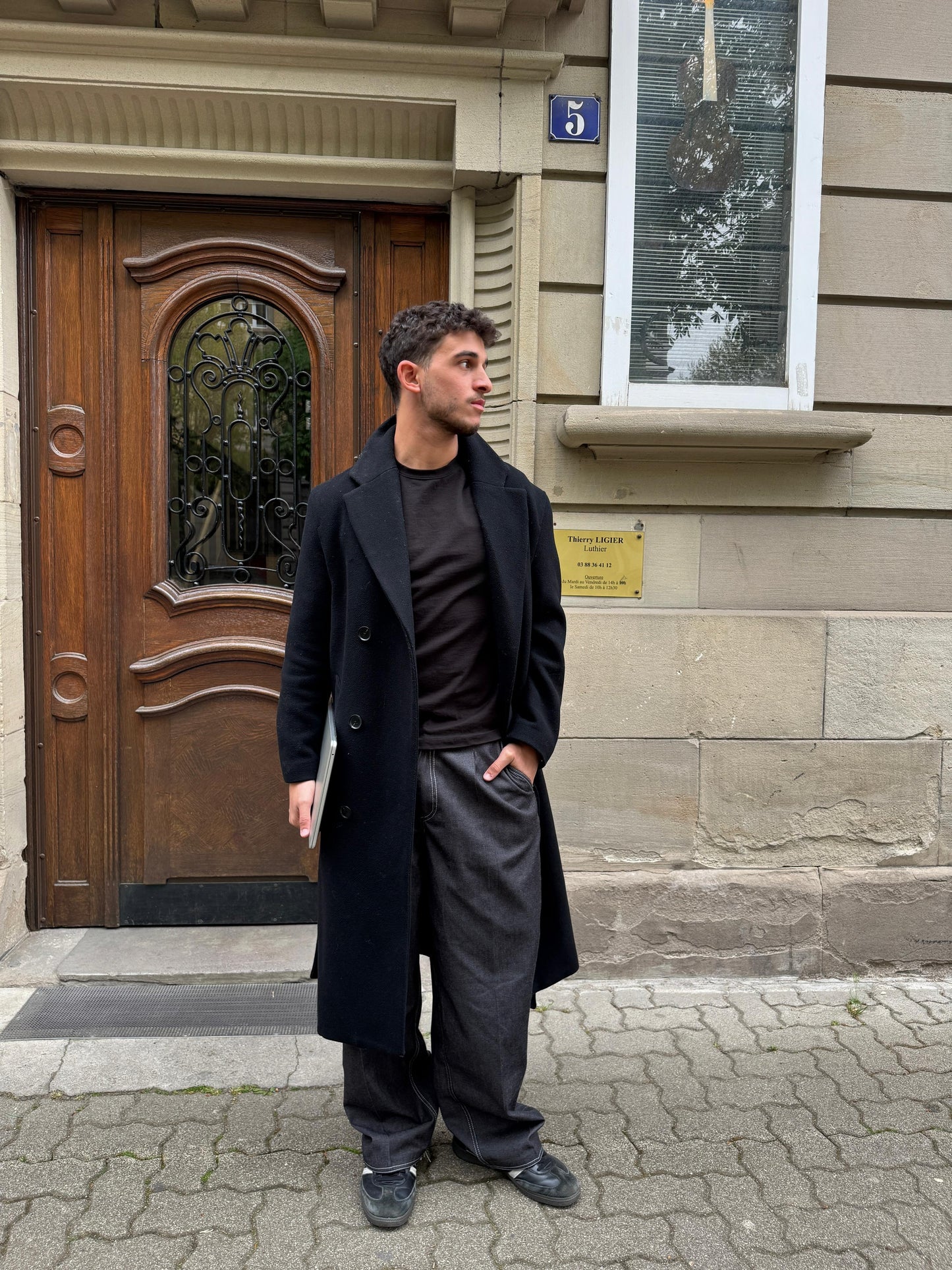 TAILORED JEANS