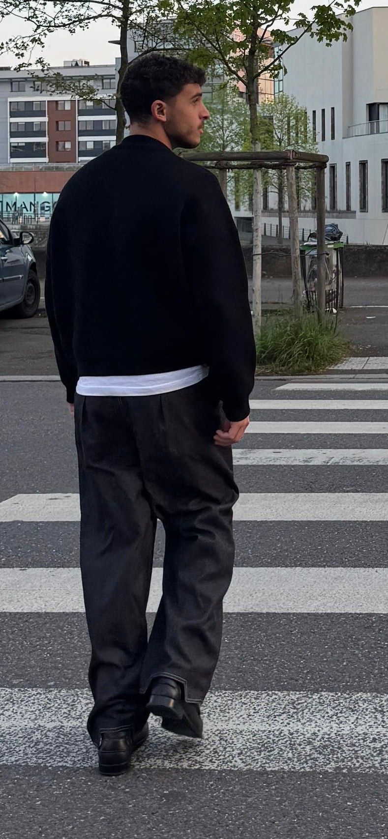 TAILORED JEANS
